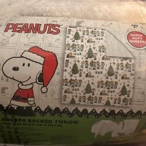 NWT Peanuts Snoopy Christmas Sherpa Backed Throw 50" X 60" Super Soft Blanket